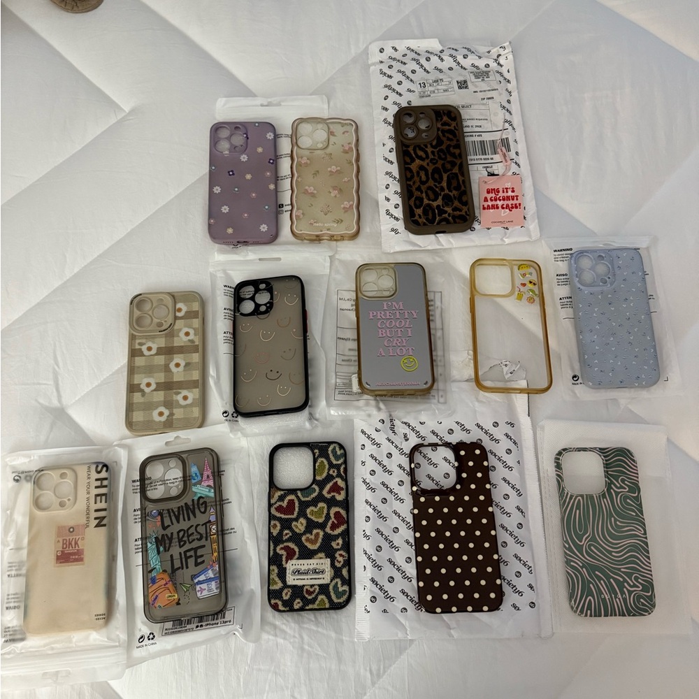 Assorted Phone Cases Set - Picture 5 of 5